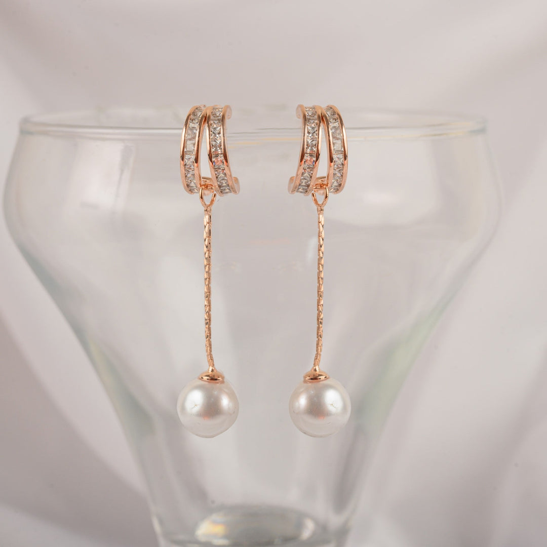 PEARL THREAD EARRING